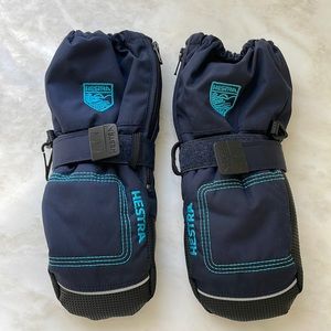 Hestra Mittens size 2 zip